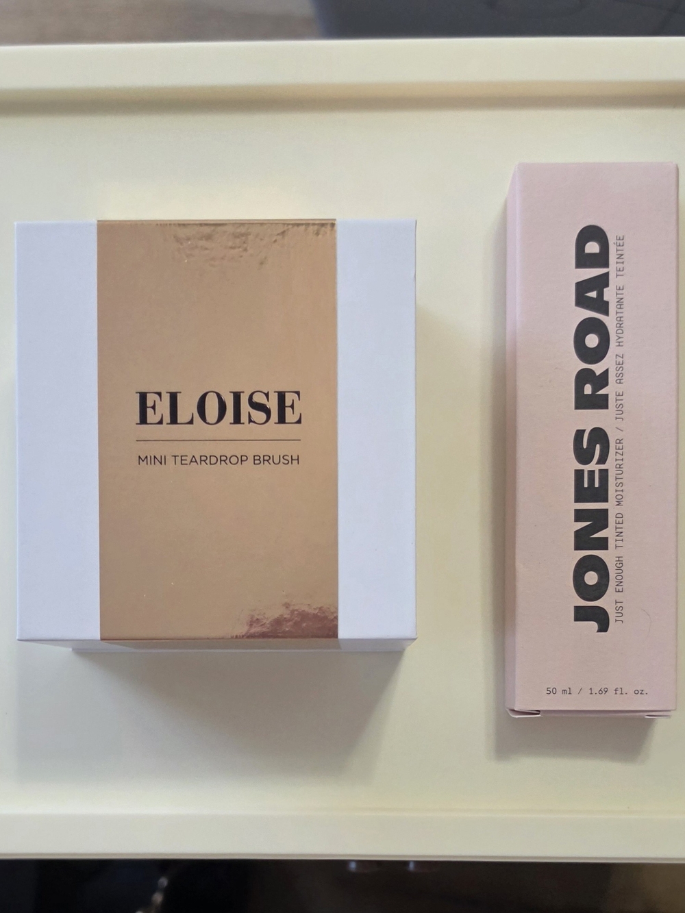 NIB Jones Road Tinted Moisturizer Alabaster + Eloise Mini Teardrop Brush Set